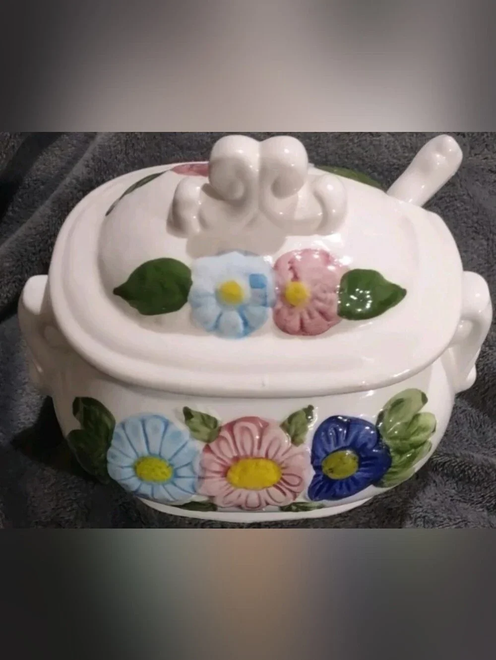 Floral Daisy Soup Tureen Lid & Ladle 7½